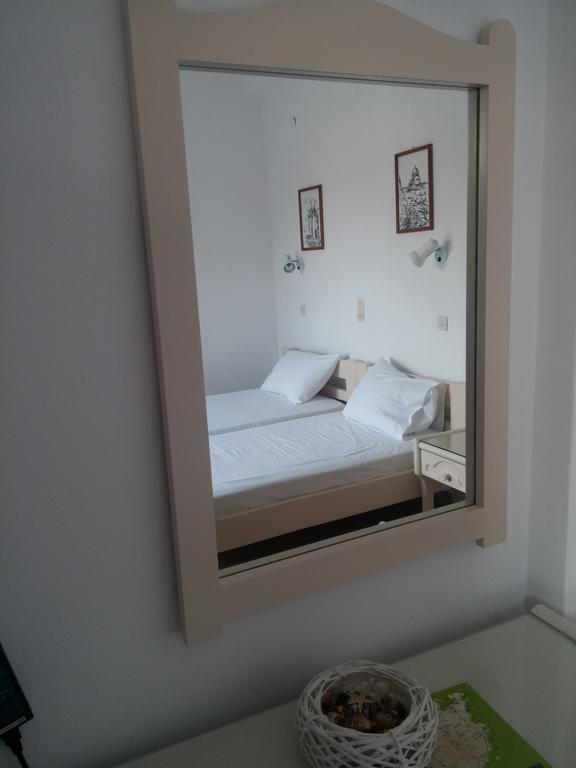Oasis Studios Logaras Room photo
